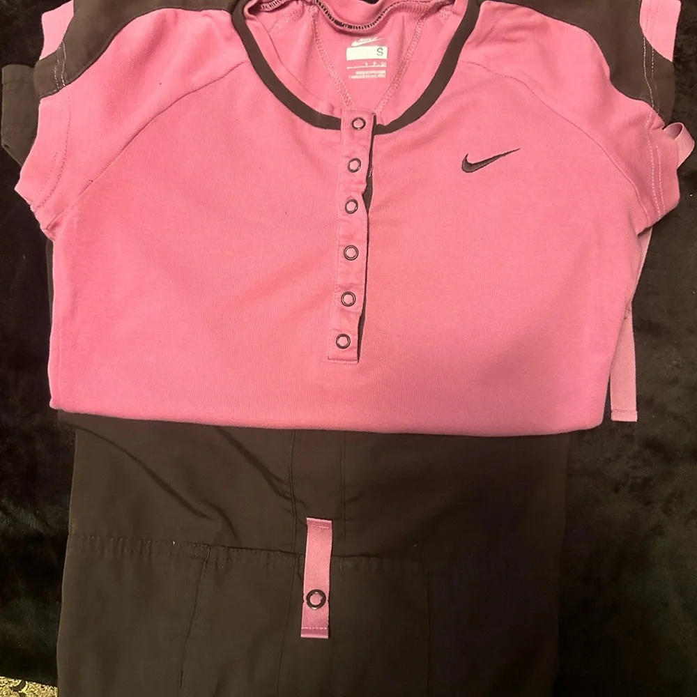 Nike Capri style pants with drawstring accent at the ankle and at the waist line - Picture 3 of 3